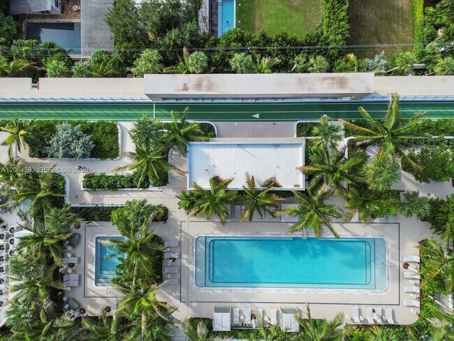 Building Photo - 2200 Brickell Ave