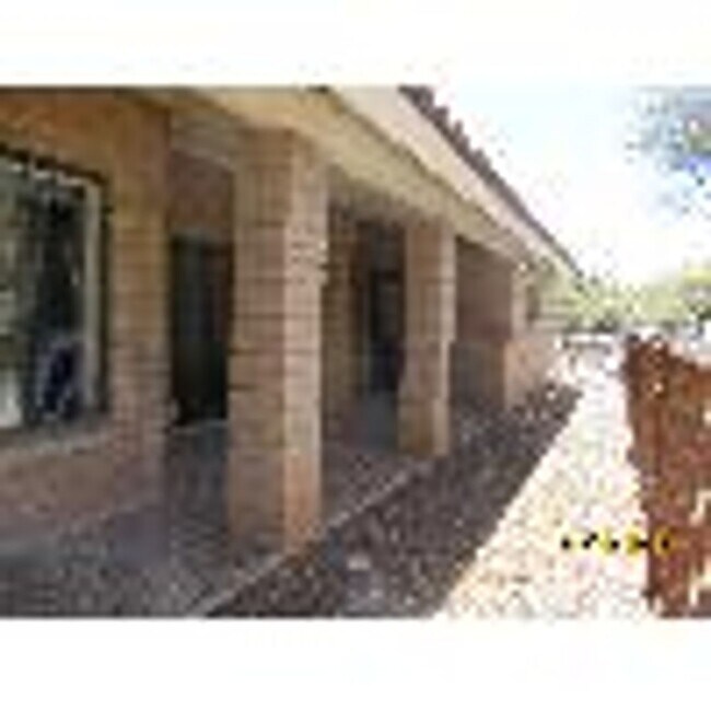 Building Photo - Tucson Foothills Home