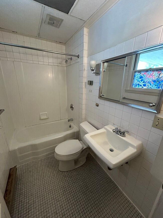 Building Photo - 120-126 North Willard St