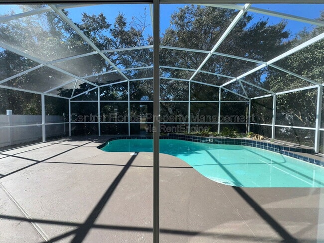 Building Photo - 3032 Bloomsbury Dr