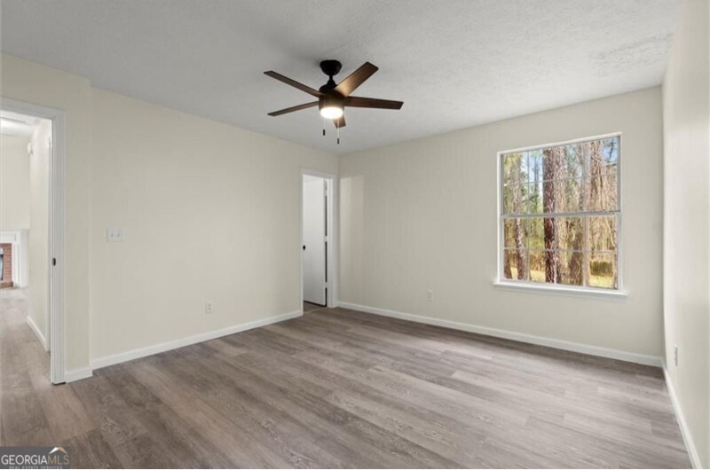 Building Photo - 3753 Adamsville Dr SW