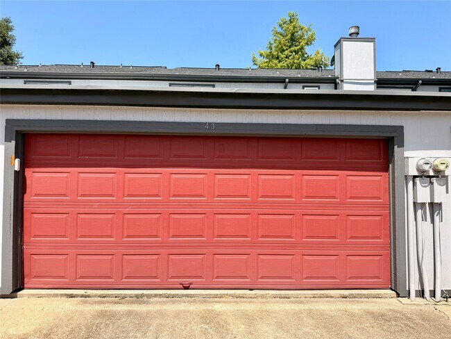 Building Photo - 12400 Brookglade Cir