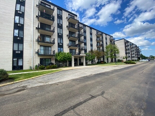 Building Photo - 9098 W Terrace Dr