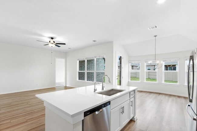 Building Photo - 116 Salado Crk Trl