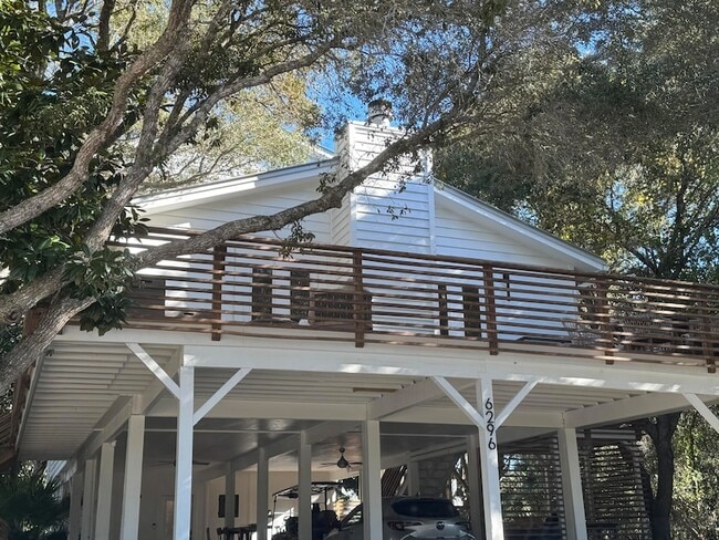 Building Photo - 6296 W County Hwy 30A