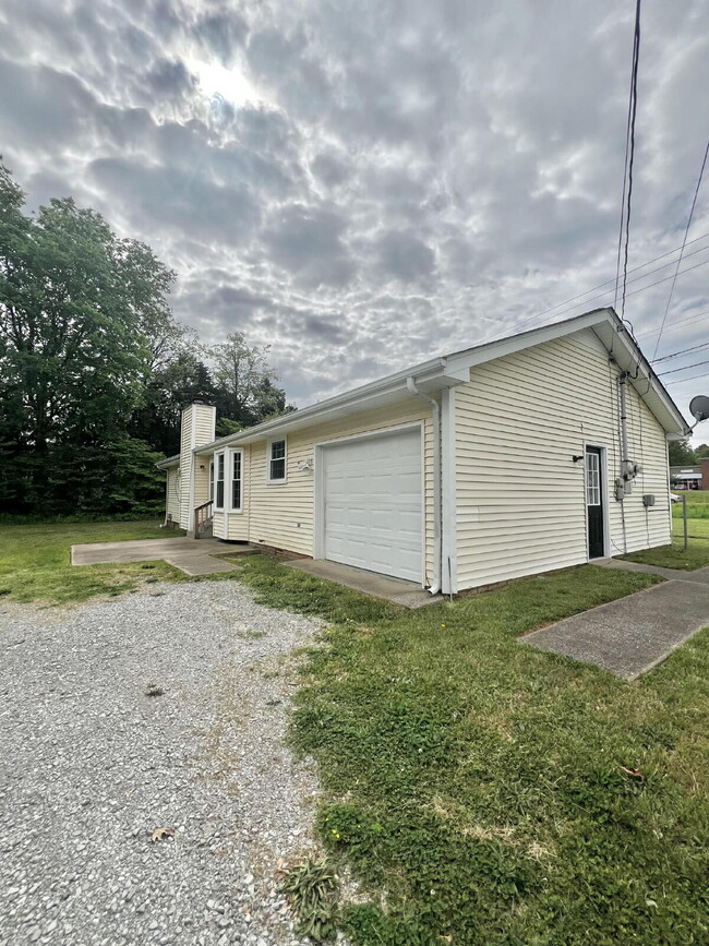 Building Photo - 2303 Stokes Rd