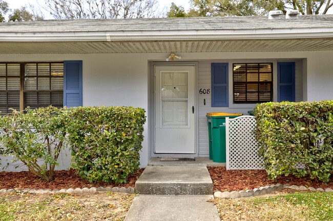 Building Photo - Renovated 2-Bedroom, 2-Bath Condo in Eustis