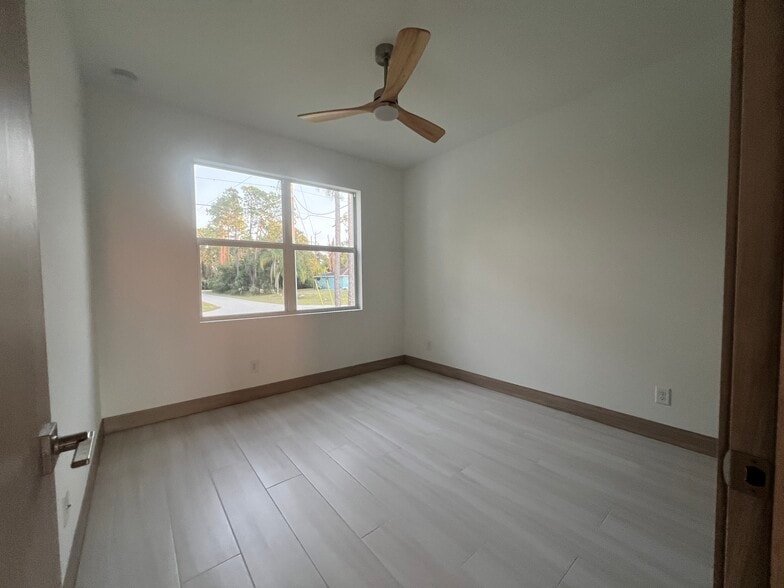 Building Photo - 4327 Kinlock St