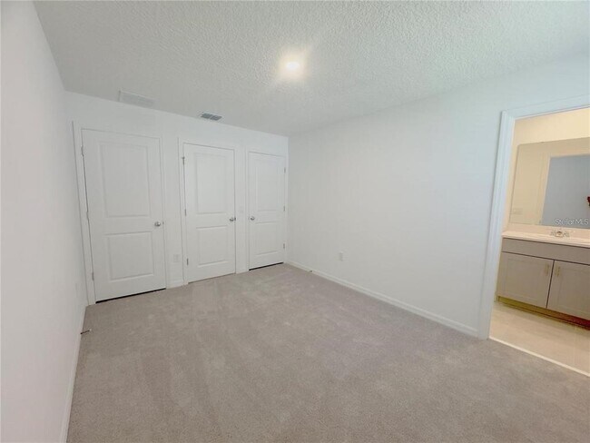Building Photo - 2852 Skyline Lp