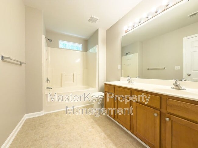Building Photo - 506 Bayou Ct