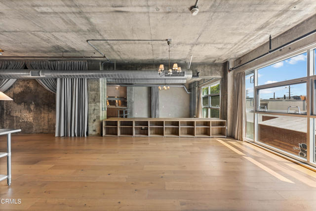 Building Photo - 510 S Hewitt St