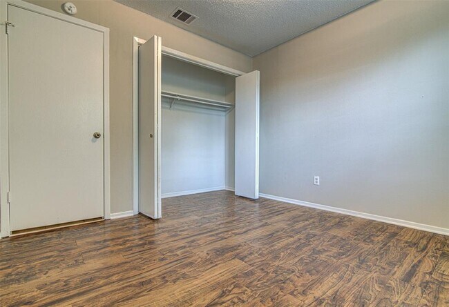 Building Photo - 8116 West Gate Blvd