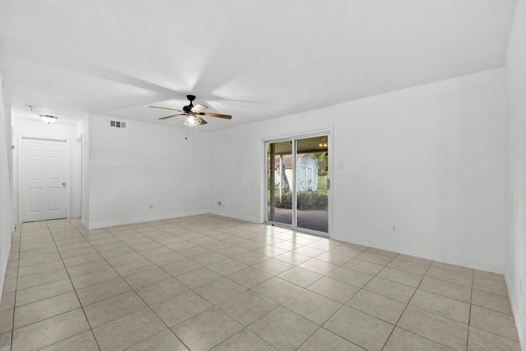 Building Photo - 1422 Delabrook Ct