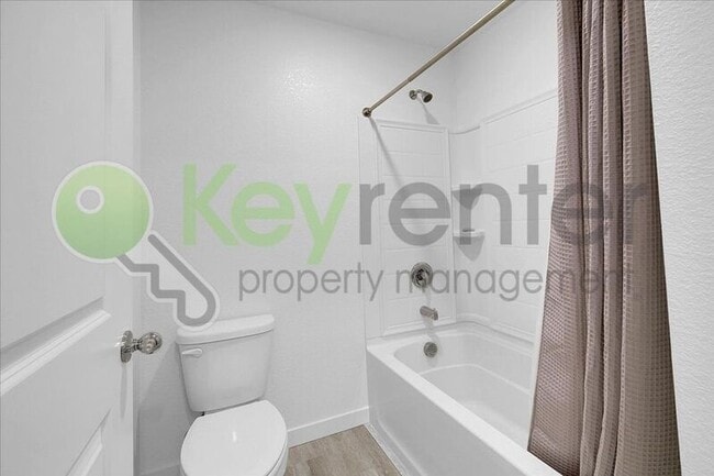 Building Photo - 2129 Shady Tree Cir