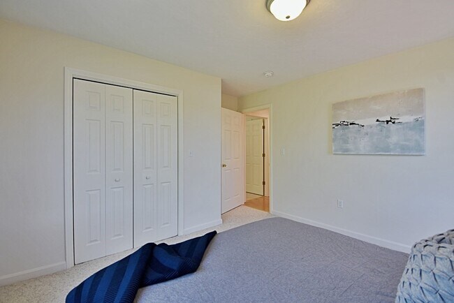 Building Photo - 19 Ptarmigan Dr
