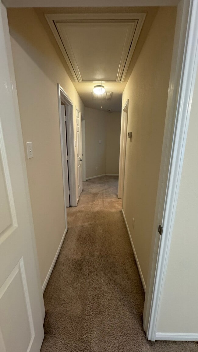Building Photo - 1747 Nichole Woods Dr