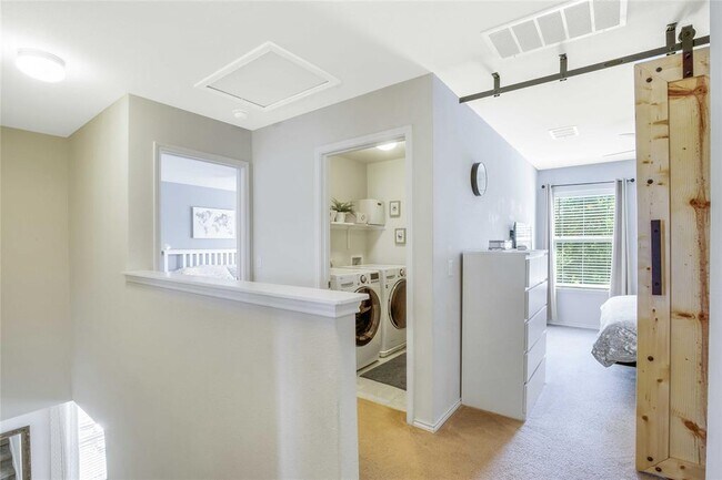 Building Photo - 9505 Southwick Dr