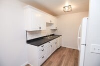 Building Photo - Renovated 2 Bedroom Downtown Sioux Falls!