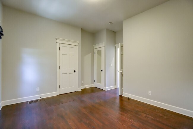 Building Photo - Gorgeous Home in Old Towne Orange