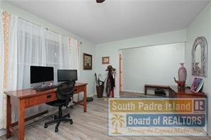 Building Photo - 505 W Esperanza Ave