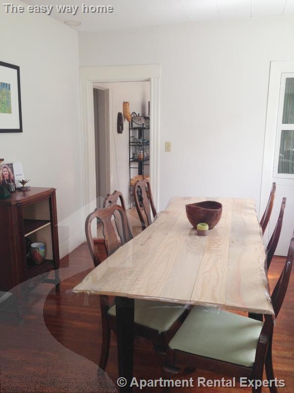 Building Photo - Somerville/Davis Square 3 Bedroom - 2 porc...