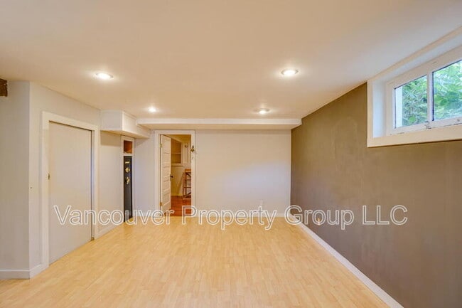 Building Photo - 2308 Harney St