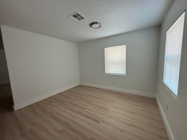 Building Photo - 2626 S 29th St