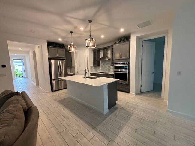 Building Photo - 6812 Pointe of Woods Dr