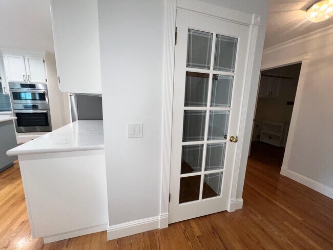 Building Photo - 15925 El Pajaro Ct