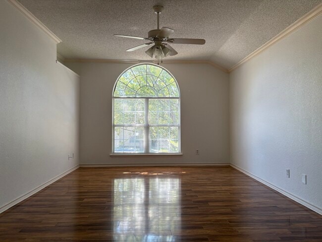 Building Photo - 514 Big Oak Ct