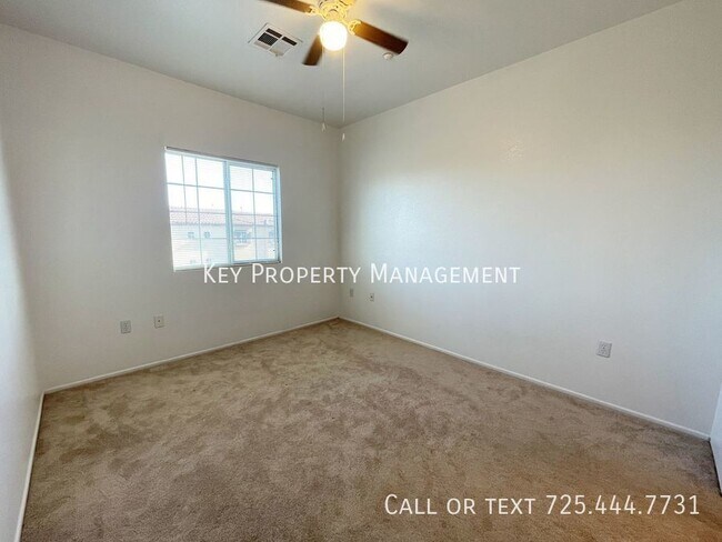 Building Photo - GORGEOUS THREE STORY 2 BEDROOM TOWNHOME IN...