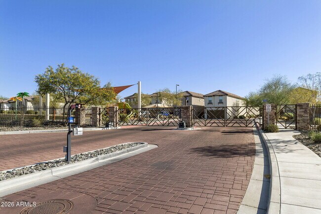 Building Photo - 2930 N Raven