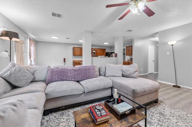 Building Photo - 5401 Pandale Valley Dr
