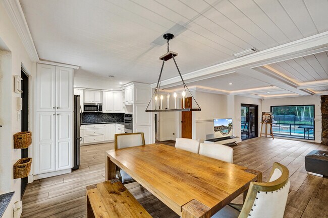 Building Photo - 5612 Harding St