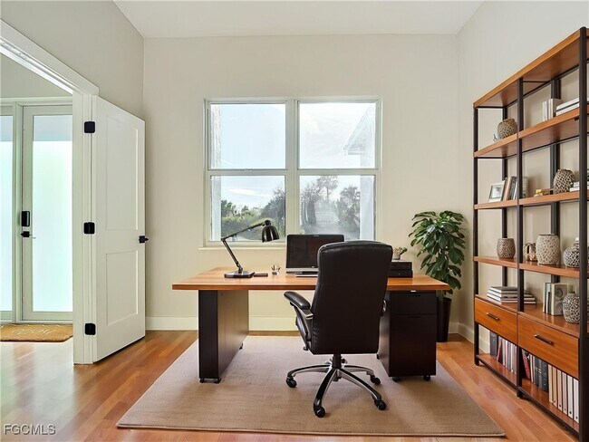 Building Photo - 5006 S Peachtree Cir