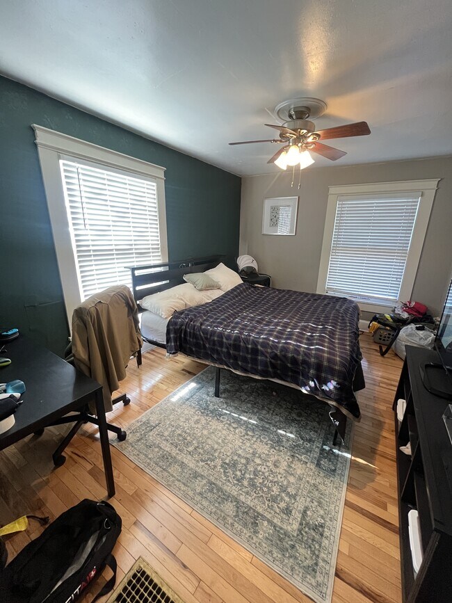 Building Photo - 424 Grover St