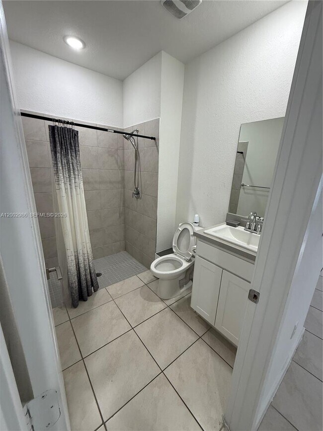 Building Photo - 1743 SE 9th Terrace