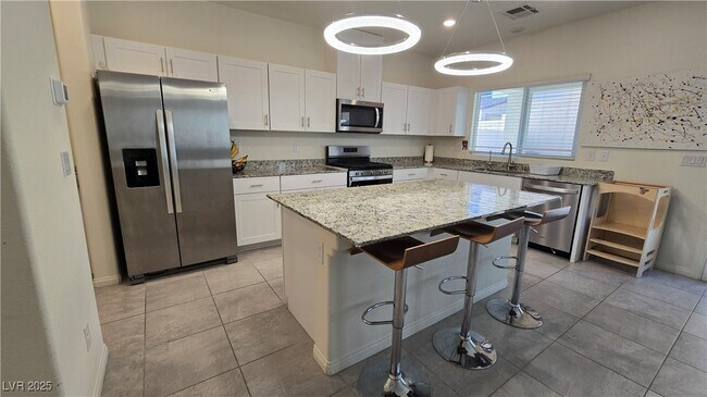 Building Photo - 10971 Meridian Flds Ave