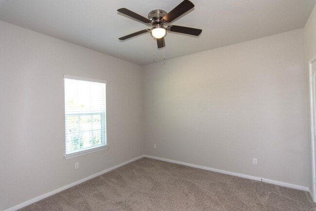 Building Photo - 649 Donegal Ln