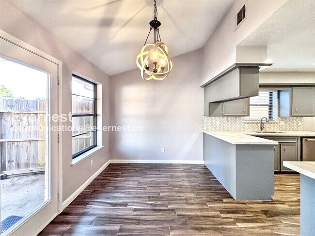 Building Photo - 21418 Park Brook Dr