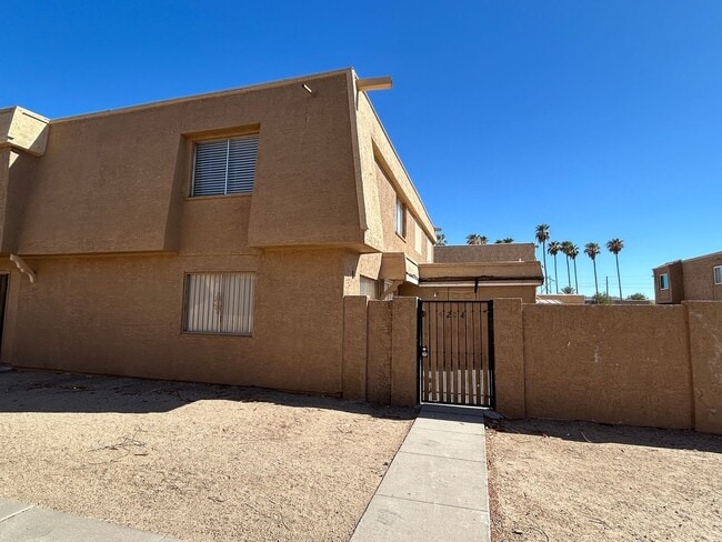 Building Photo - 4204 S 47th St
