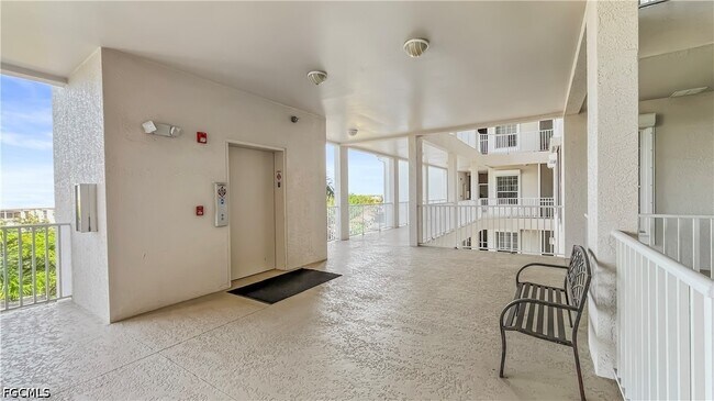 Building Photo - 9121 Southmont Cove