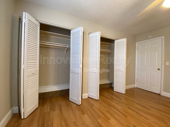 Building Photo - 412 Banyon Tree Cir