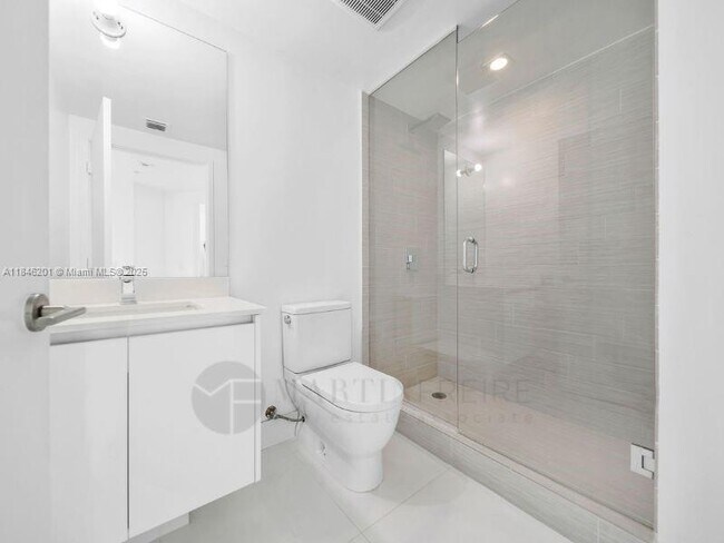 Building Photo - 300 Sunny Isles Blvd