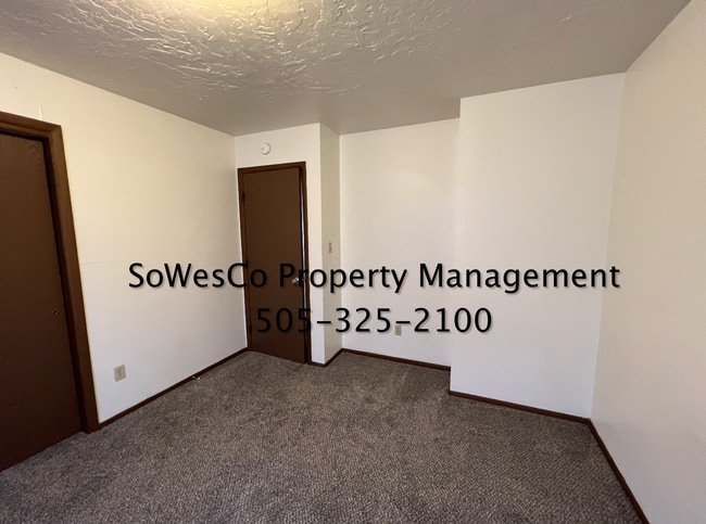 Building Photo - 2 Bed, 1.5 Bath