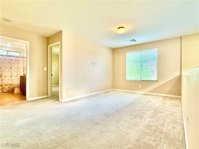 Building Photo - 5580 Spiceberry Dr