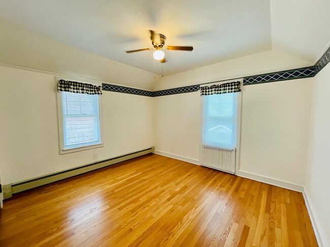 Bedroom - 8009 Portland Ave