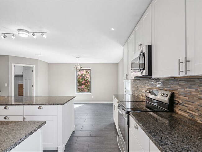 Building Photo - 5304 Los Altos Rd