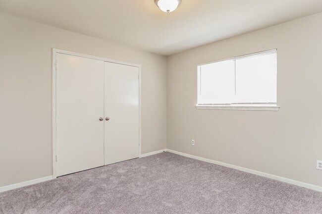 Building Photo - 1707 Corral Dr