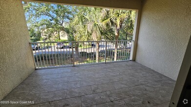 Building Photo - 1020 Venetian Dr